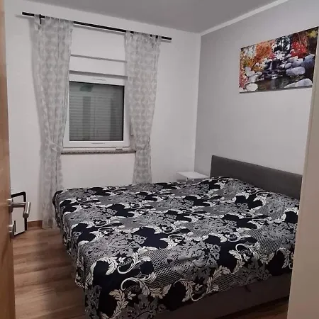 Kroatien Untergeschoss * Вир