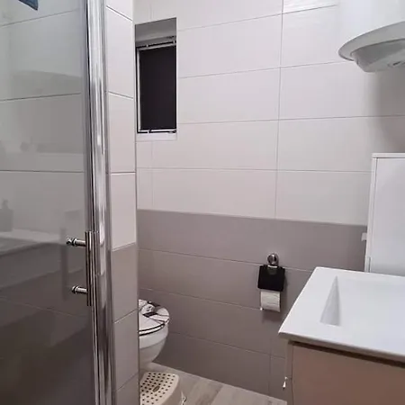 Kroatien Untergeschoss 아파트 *